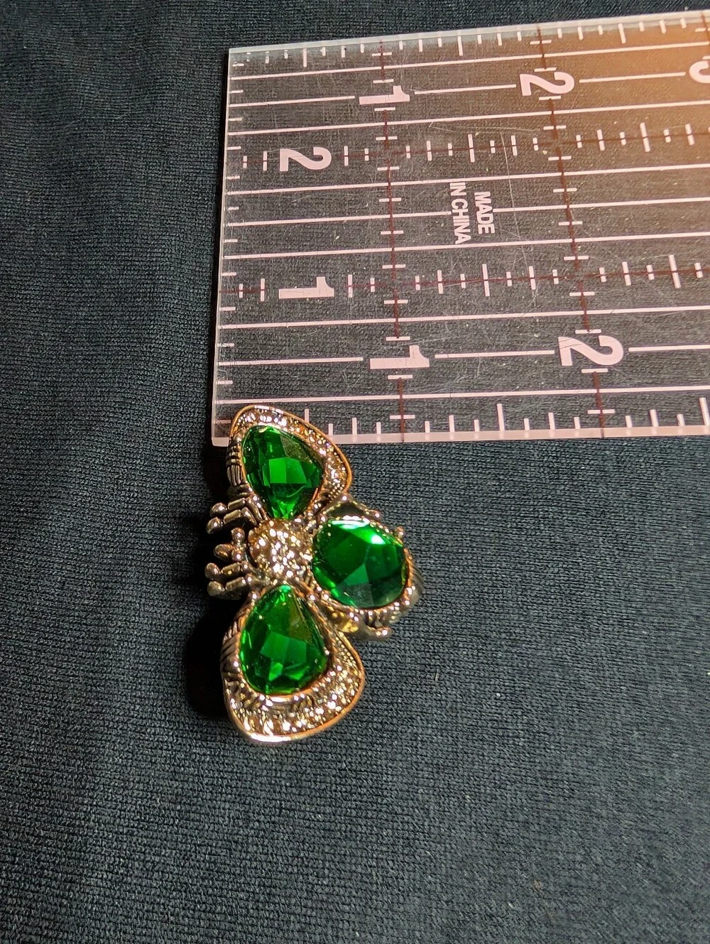 Green Crystal Bee Brooch - Fashion Jewelry